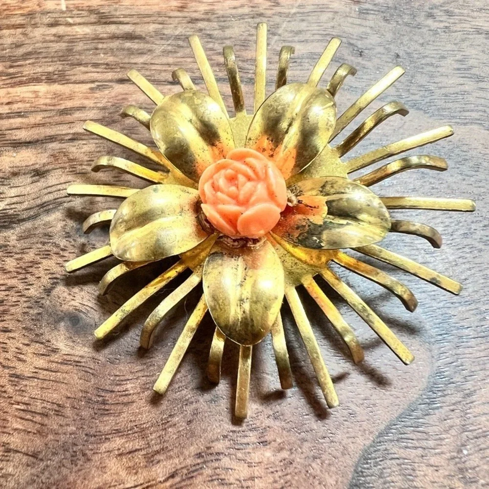 Atomic 1950s Sunburst Flower Brooch Gold Tone‎ Coral Rose